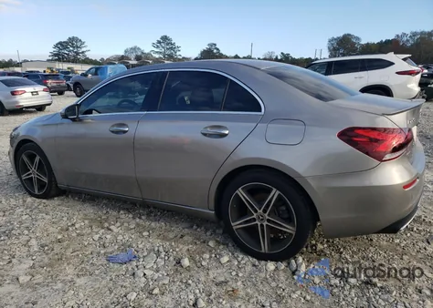 2019 Mercedes-Benz A 220 4Matic z USA, uszkodzony, nr VIN WDD3G4FB8KW014520
